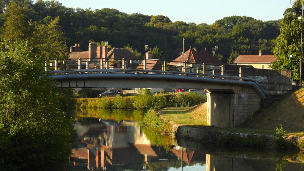 Bridge over the Briare Canal at Rogny-les-7-Ecluses - afternoon reflections. www.gypsyat60.com