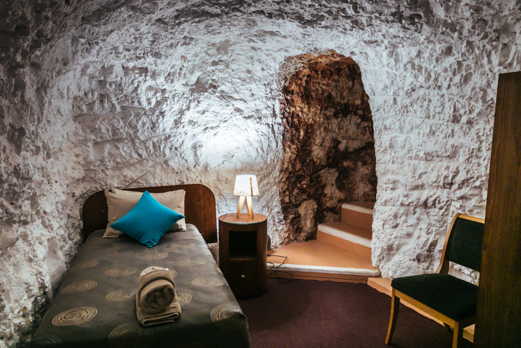 White Cliffs Underground Motel - single bedroom. Photo credit www.frugalfrolicker.com